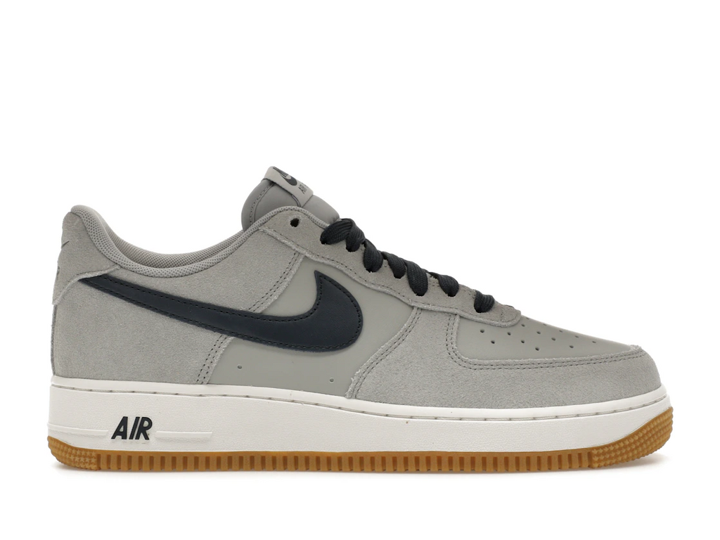 Nike Air Force 1 Low '07 LV8 Light Smoke Grey
