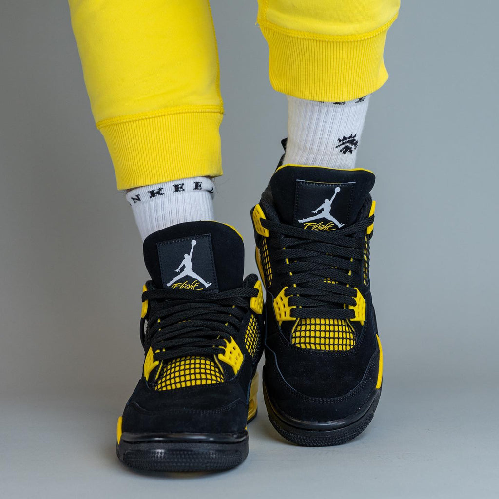 Air Jordan 4 Retro Thunder (2023)