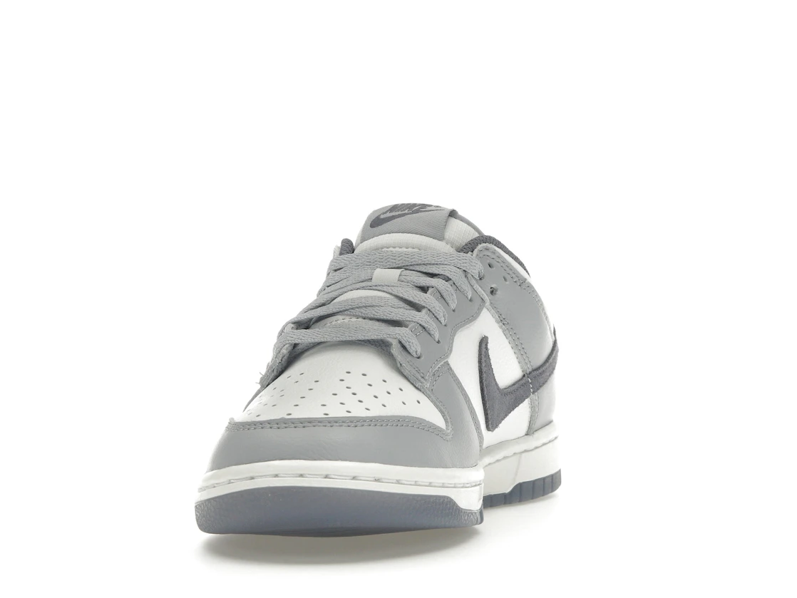 Nike Dunk Low Light Carbon