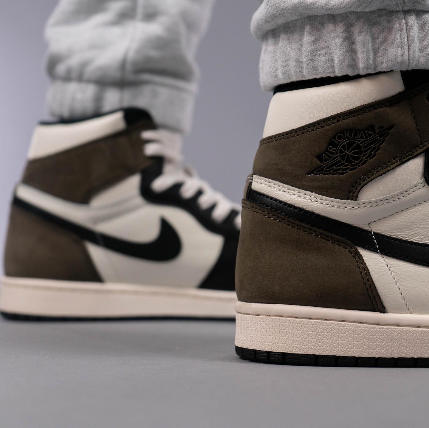Air Jordan 1 High Mocha