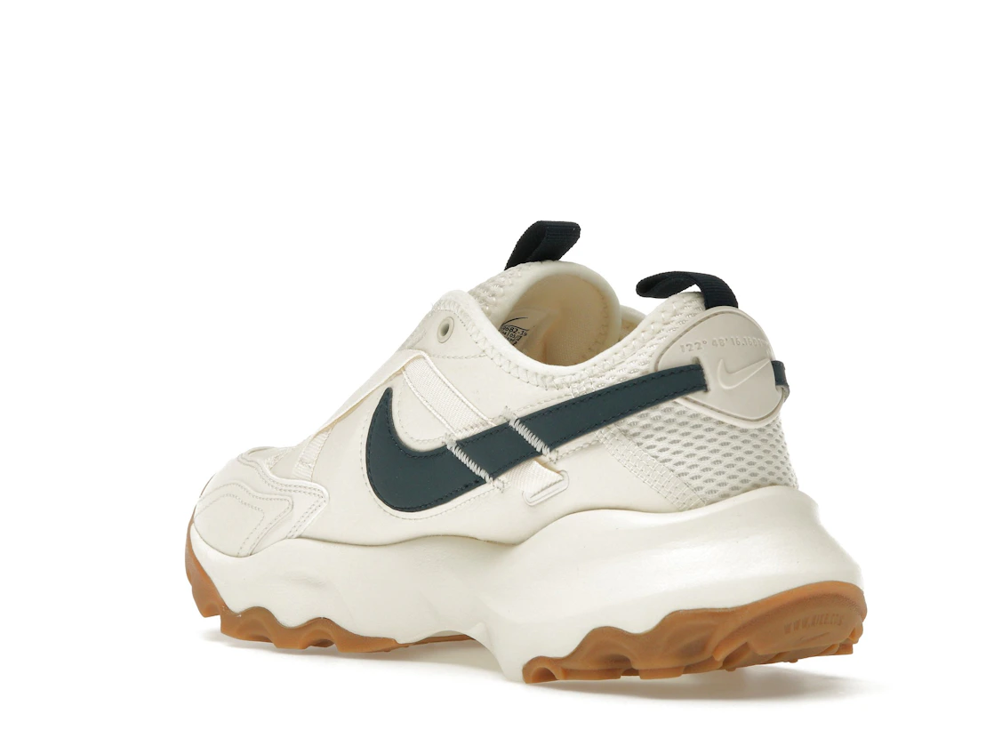 Nike TC 7900 Pale Ivory Gum Light Brown Armory Navy (W)