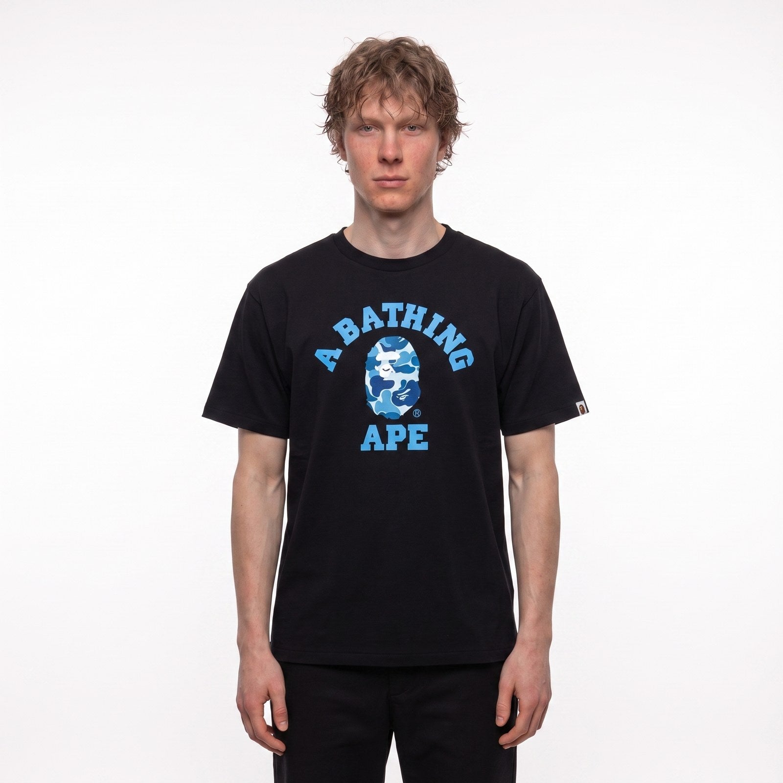 BAPE ABC Camo College T-Shirt Black/Blue SS25 - model foto