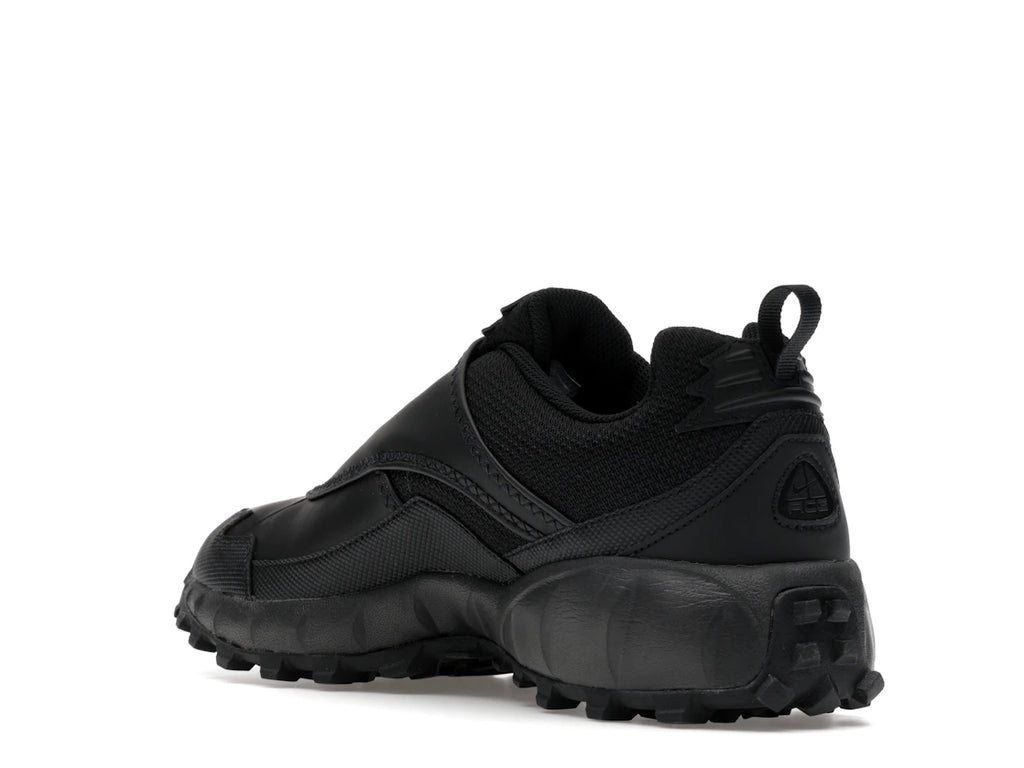 tenisky a boty Nike ACG Phassad Triple Black HM7133-002 ADONIO