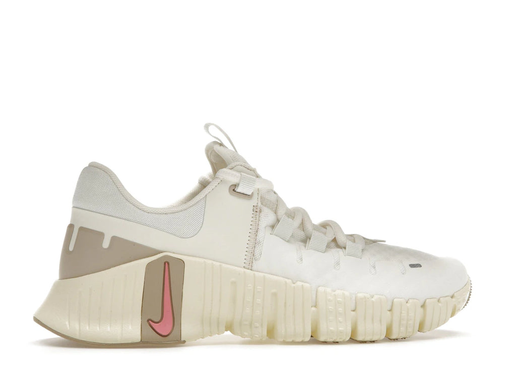 Nike Free Metcon 5 Sail Sanddrift (W)